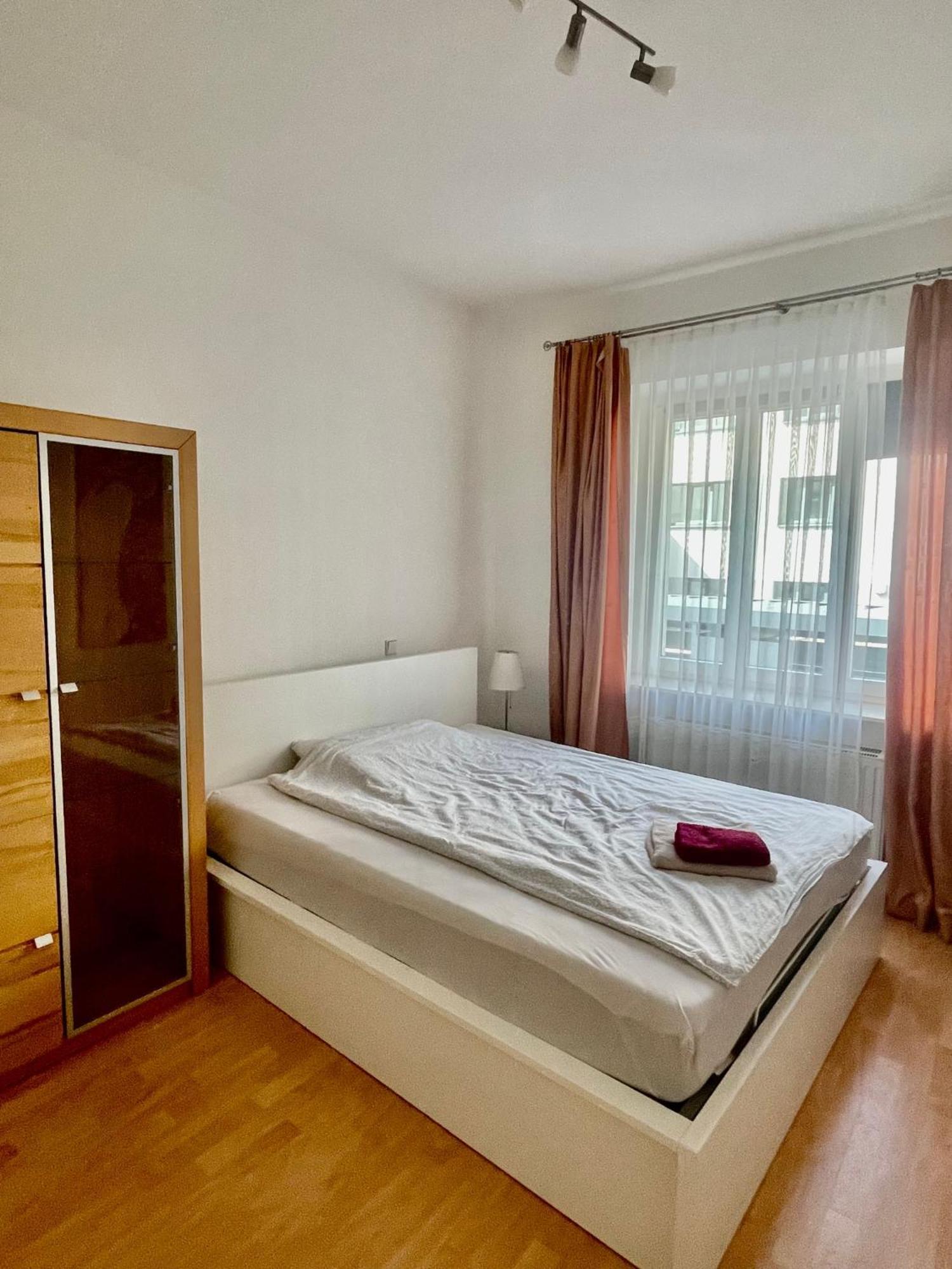 Naehe Arena Leipzig, Drei-raum-wohnung * Leipzig
